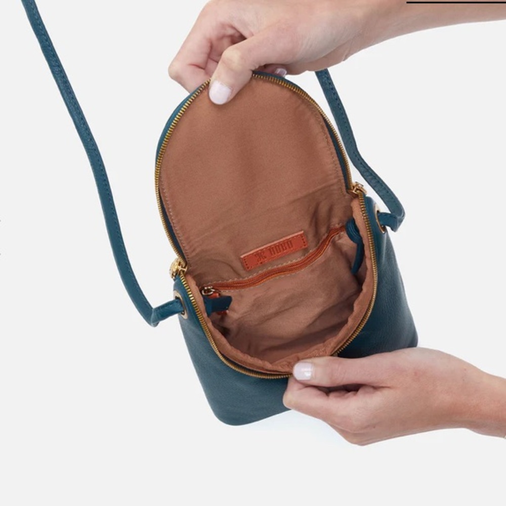 BNWT HOBO “Fern” Crossbody/Shoulder Purse Bag Pebbled Leather Midnight Teal - Picture 5 of 8